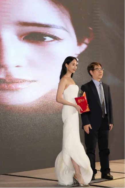 ��61����̫ӰչԲ����Ļ ��̫��Ӱ֮����ҫ����